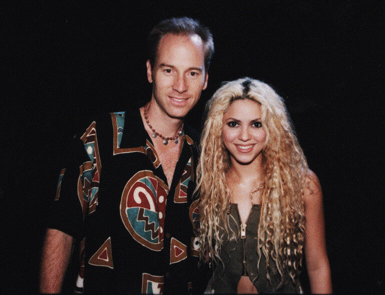 KC, Shakira
